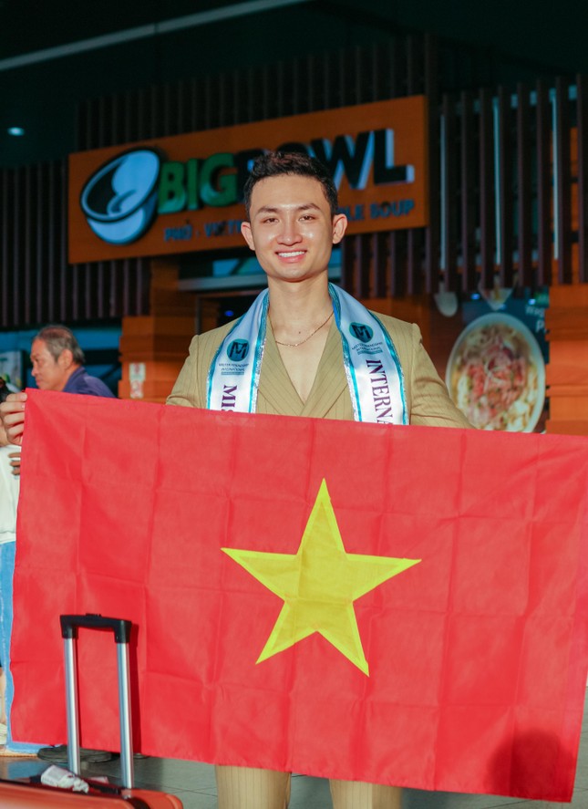 Hoàng Việt An đại diện Việt Nam dự thi Nam vương Hữu Nghị 2022 ảnh 1