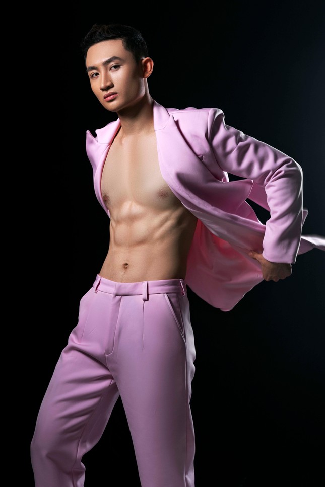 Hoàng Việt An đạt danh hiệu Mister Charming Friendship International 2022 ảnh 2