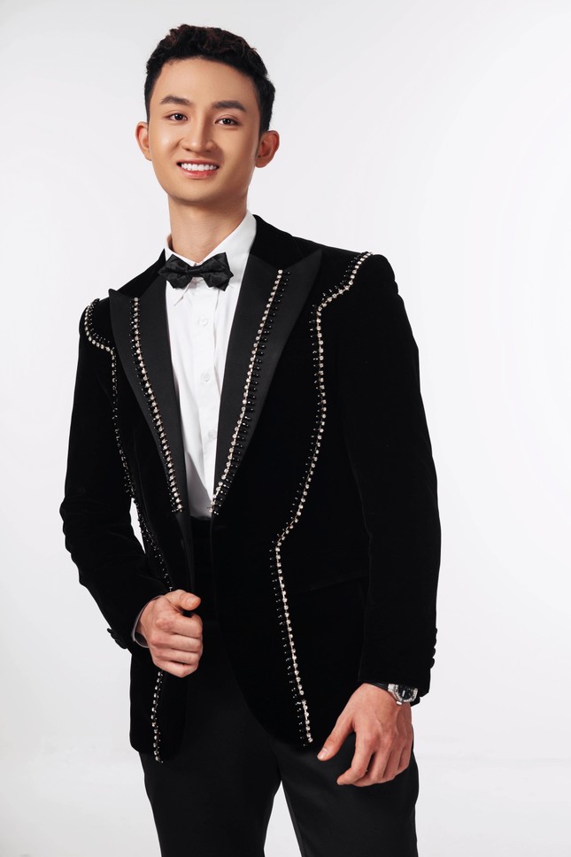 Hoàng Việt An đạt danh hiệu Mister Charming Friendship International 2022 ảnh 9
