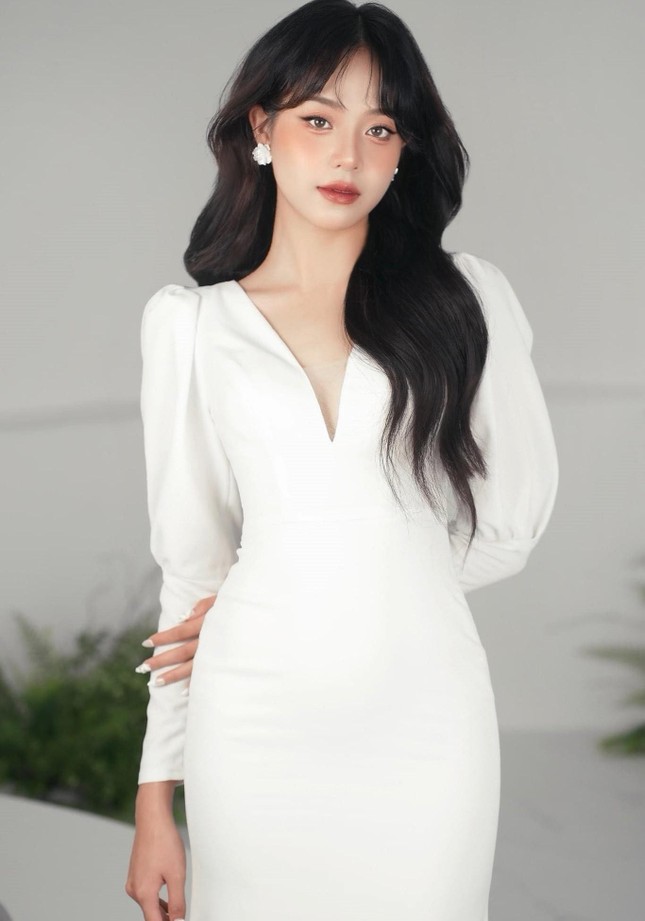 'Hoa khôi sinh viên Đà Nẵng' tài năng, nổi trội với chiều cao ‘khủng’ tại ‘Hoa hậu Việt Nam 2022’ ảnh 1