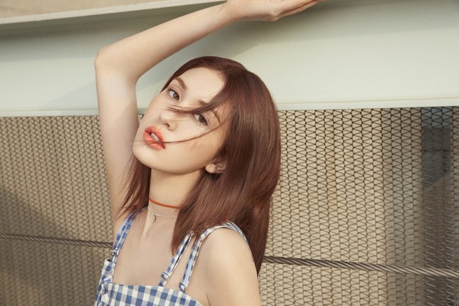 19 tuổi bạn có gì trong tay, Jeon Somi đã sở hữu xe siêu sang 20 tỷ đồng! ảnh 1