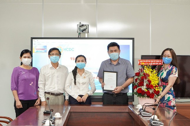Tập đoàn Hưng Thịnh tặng 2 tỷ đồng cho Trung tâm Kiểm soát bệnh tật TPHCM ảnh 2