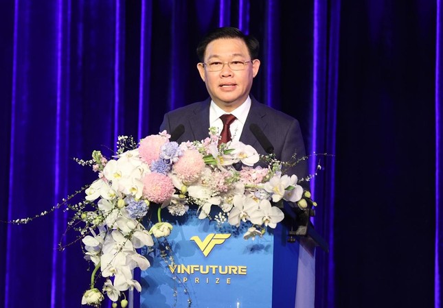 Chủ tịch Quốc hội Vương Đình Huệ: Giải thưởng VinFuture lan tỏa toàn cầu ảnh 1