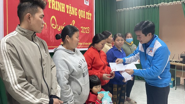 Báo Tiền Phong tặng 1.000 suất quà cho người nghèo dịp Tết tại Thanh Hoá ảnh 4