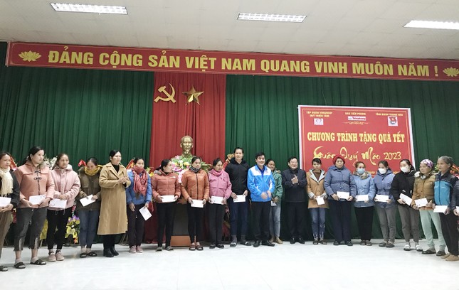 Báo Tiền Phong tặng 1.000 suất quà cho người nghèo dịp Tết tại Thanh Hoá ảnh 5