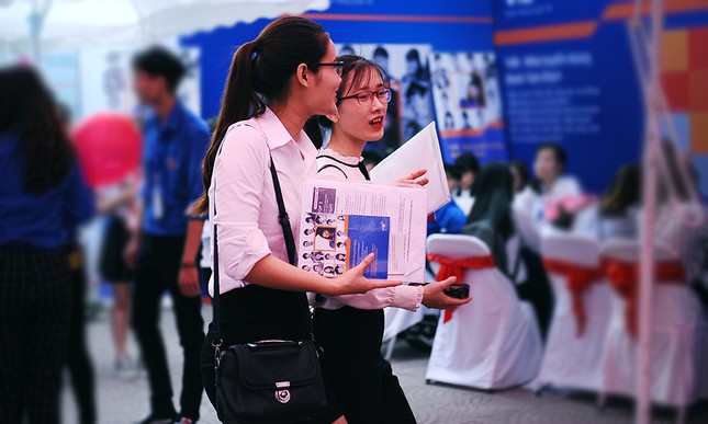 Nhiều cơ hội việc làm ngành tài chính ngân hàng cho giới trẻ ảnh 6