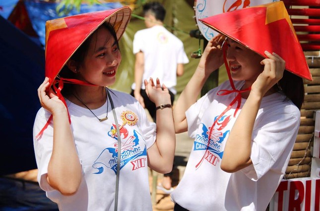 Thí sinh Olympia gây bão mạng vì xinh đẹp, hát hay, đàn giỏi ảnh 2