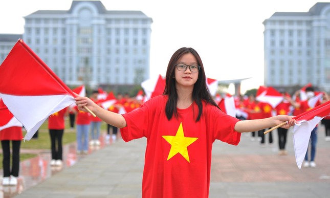 Hơn 2.500 đoàn viên, thanh thiếu nhi đồng diễn 'Khát vọng tuổi trẻ Lai Châu' ảnh 9