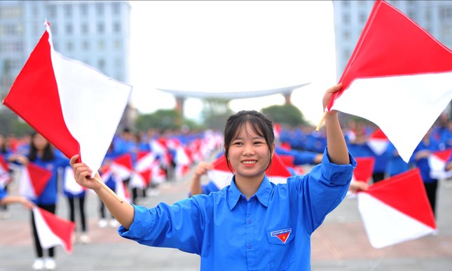 Hơn 2.500 đoàn viên, thanh thiếu nhi đồng diễn 'Khát vọng tuổi trẻ Lai Châu' ảnh 10