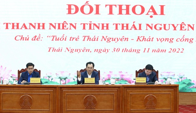 Chủ tịch tỉnh Thái Nguyên đối thoại với thanh niên về khát vọng cống hiến ảnh 2