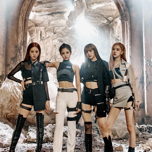 Black Pink vượt mặt BTS chỉ nhờ 1 chiến thuật đơn giản; Yuna (cựu thành viên của AOA) thành cô giáo dạy yoga ảnh 5