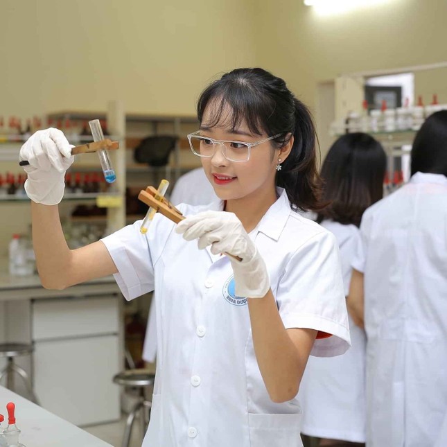 Nữ sinh viên đúng chuẩn “con nhà người ta” mê công tác Đoàn - Hội ảnh 1