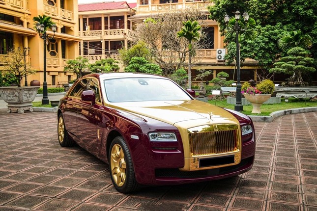 Rolls-Royce mạ vàng của Trịnh Văn Quyết vẫn vắng chủ sau ba lần đấu giá ảnh 1