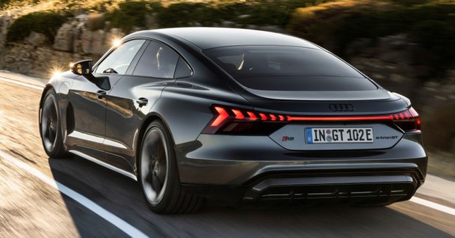 Triệu hồi Audi e-tron GT và Porsche Taycan do lỗi hệ thống treo khí nén ảnh 1