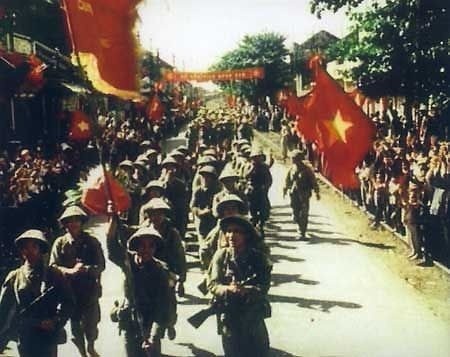 Sau khi tiếp quản Thủ đô, vị Giám đốc Sở nào là người duy nhất được được Ủy ban Hành chính Hà Nội cho giữ nguyên chức vụ?