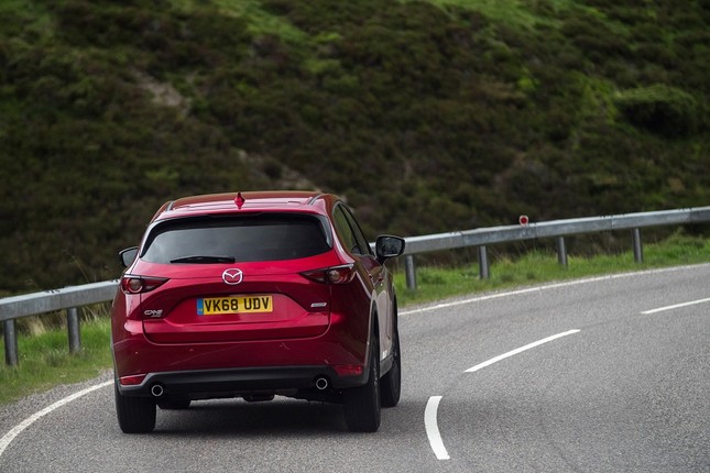 Mazda CX-5 2018 sắp bán tại Anh có gì khác biệt so với Việt Nam? ảnh 1