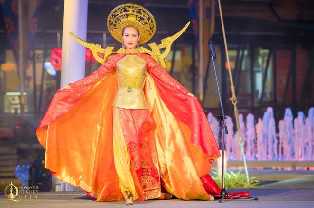 Hoài Sa về nhì tài năng, khó tranh giải trang phục dân tộc vì đối thủ quá đầu tư ảnh 4