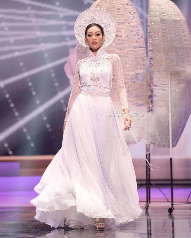 Những trang phục dân tộc độc đáo mà mỹ nhân Việt mang tới đấu trường sắc đẹp quốc tế 2021 ảnh 4