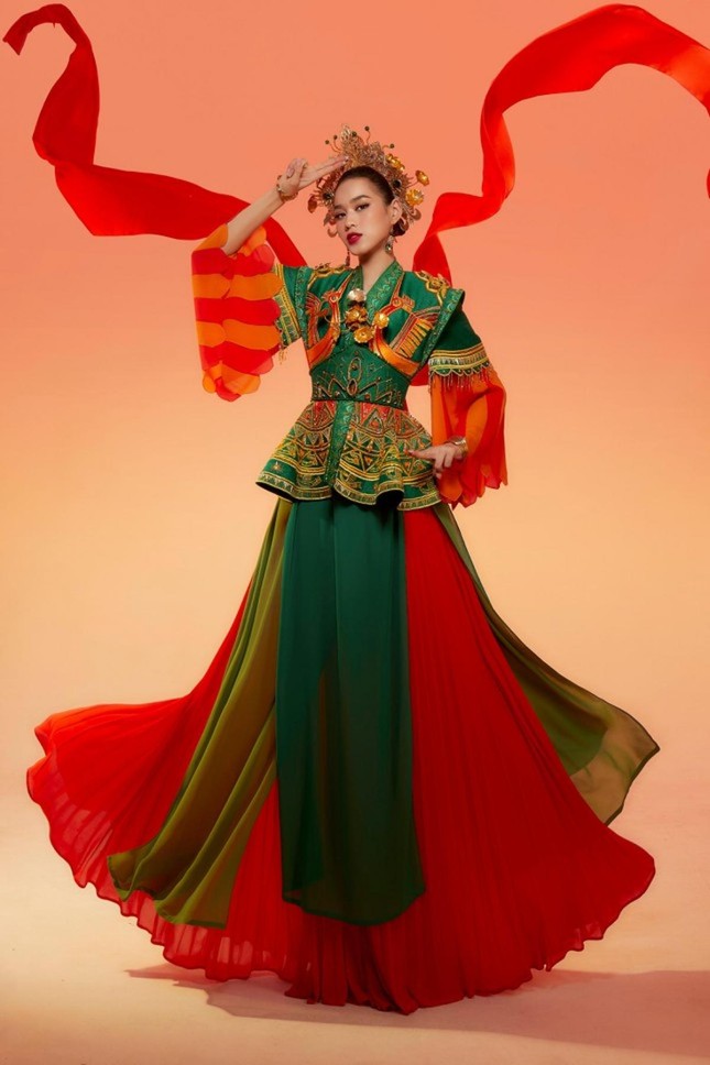 Những trang phục dân tộc độc đáo mà mỹ nhân Việt mang tới đấu trường sắc đẹp quốc tế 2021 ảnh 10