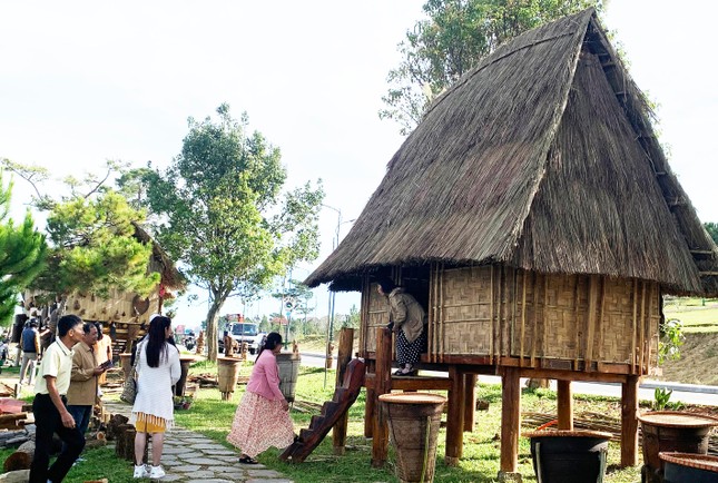 ‘Thiên đường Tây Nguyên’ ấn tượng bên hồ Xuân Hương ảnh 2