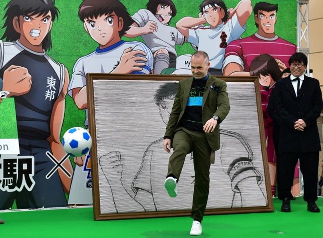 Tsubasa, nhân vật hoạt hình Nhật Bản đã tạo nên người hùng của bóng đá Tây Ban Nha như thế nào? ảnh 2