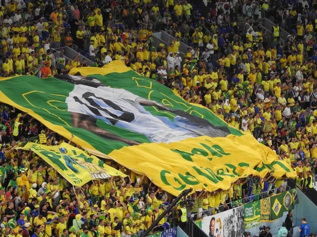 Vua bóng đá Pele bất ngờ đáp lời tri ân của tuyển Brazil ngay sau trận thắng Hàn Quốc - Ảnh 1.