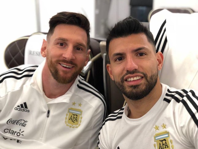 Aguero được đặc cách ngủ cùng Messi trước trận chung kết World Cup 2022 ảnh 1