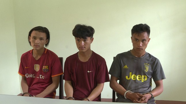 200 công an, biên phòng vây bắt kẻ ném 20 bánh heroin bỏ trốn vào rừng ảnh 1