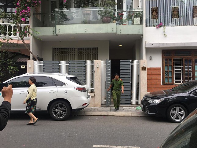 Khám xét nhà riêng 2 cựu Chủ tịch TP Đà Nẵng vừa bị khởi tố ảnh 3