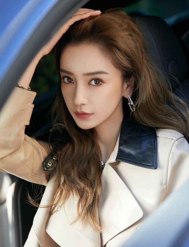 Angelababy vướng tin hẹn hò nam thần kém 10 tuổi ảnh 4