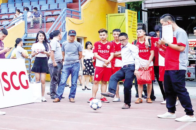 V-League, đường đến với tiền đạo thứ 12 ảnh 3