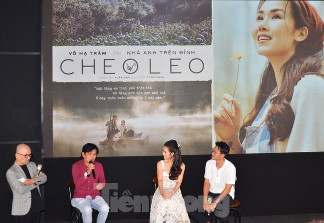 'Nhà anh trên đỉnh cheo leo'-MV quay cảnh đẹp như châu Âu của Võ Hạ Trâm ảnh 2
