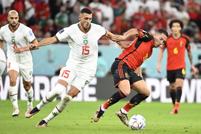 Tiền đạo tuyển Morocco xuất hiện trong trận thắng Bỉ bị CLB Bỉ hạ cấp khi trở về ảnh 1