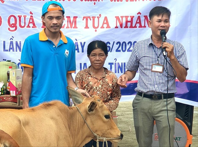 Nghẹn ngào bánh mì 0 đồng ở 'hốc Pờ Tó' ảnh 2