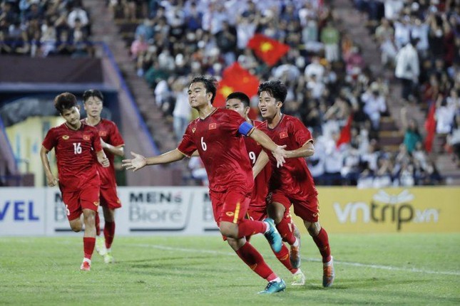 Người Việt Nam cuồng bóng đá nhất châu Á ảnh 1