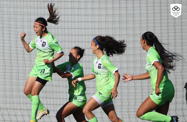 Ηuỳnһ Nһư không thể ngừng ghi bàn, Lank FC vùi dập Ovarense ảnh 1