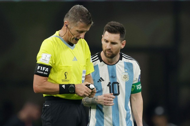 Xác định tổ trọng tài trận bán kết Argentina - Croatia: Điềm lành cho Messi ảnh 1