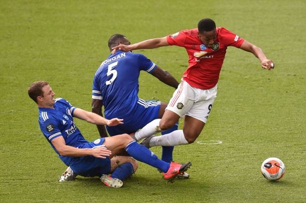 Hạ Leicester City 2-0, M.U giành suất dự Champions League ảnh 17