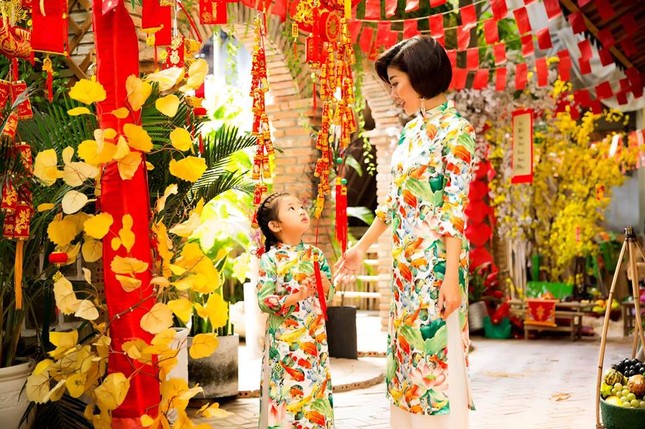 Mai Phương phải nhờ đồng nghiệp dìu xuống sân khấu vì sức khỏe yếu ảnh 4