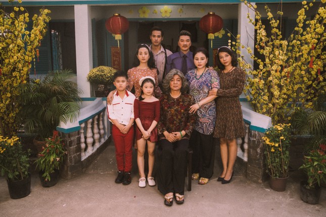 Showbiz 20/1: Lâm Tâm Như bị nghi mang bầu lần 2 ở tuổi 44 ảnh 7