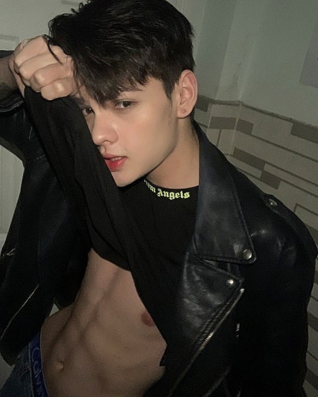Hot boy lai Việt - Scotland cao 1m85, sở hữu cơ bụng '6 múi' ảnh 4