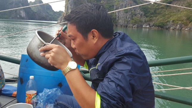 Du hải trên vịnh Hạ Long ảnh 2