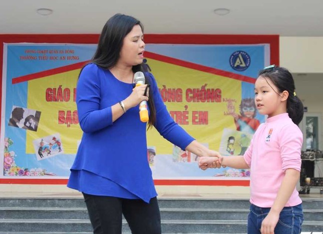 Dạy kỹ năng sống cho trẻ: Đừng để 'nhiệt tình cộng ngu dốt' ảnh 1
