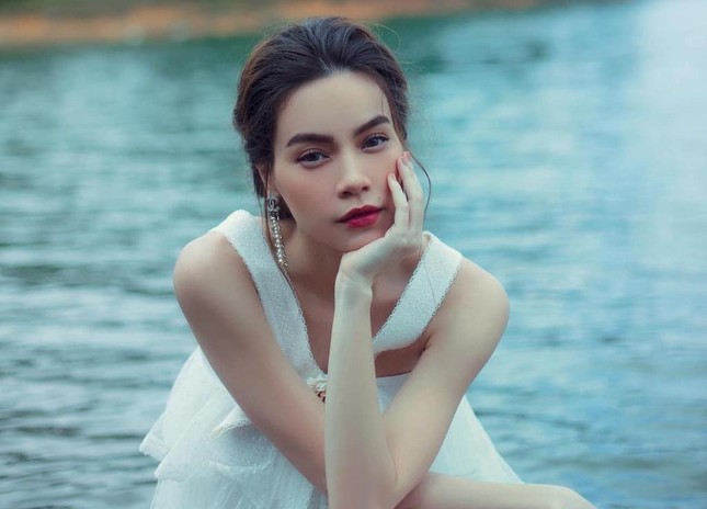 Đường tình duyên của những nữ ca sĩ tên Hà nổi tiếng showbiz Việt ảnh 3