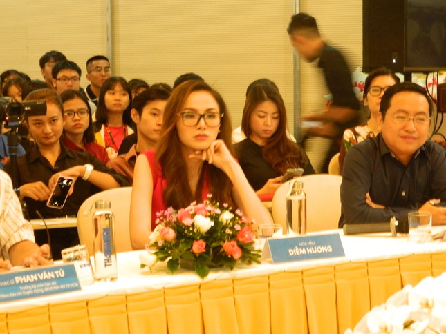 Hoa hậu Diễm Hương: 'Bác sỹ lo Hương sẽ tự tử…' ảnh 1