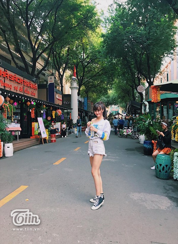 Khoảnh khắc giúp cô gái 'xinh không góc chết' đốn tim 51 nghìn người ảnh 11