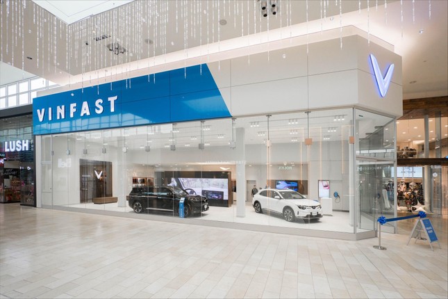 Vinfast khai trương cửa hàng đầu tiên tại Yorkdale, Canada ảnh 1