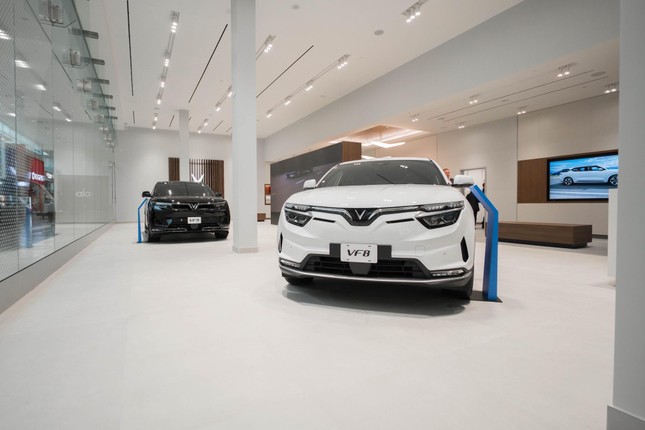 Vinfast khai trương cửa hàng đầu tiên tại Yorkdale, Canada ảnh 3
