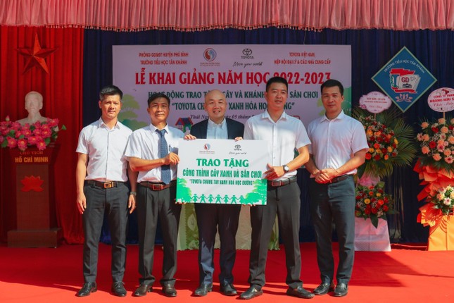 Dấu ấn của Toyota Việt Nam trong ‘Hành trình thứ hai của lốp xe’ và ‘Xanh hóa học đường’ 2022 ảnh 1