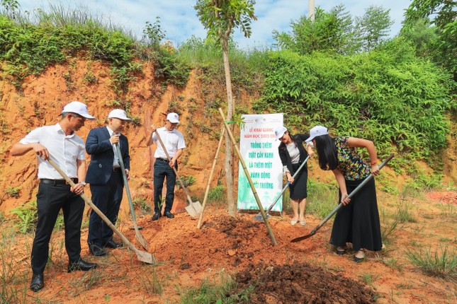 Dấu ấn của Toyota Việt Nam trong ‘Hành trình thứ hai của lốp xe’ và ‘Xanh hóa học đường’ 2022 ảnh 3